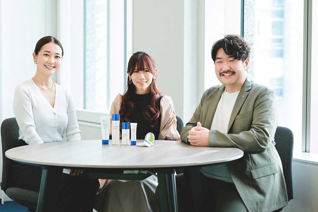 しみ対策について話す3人