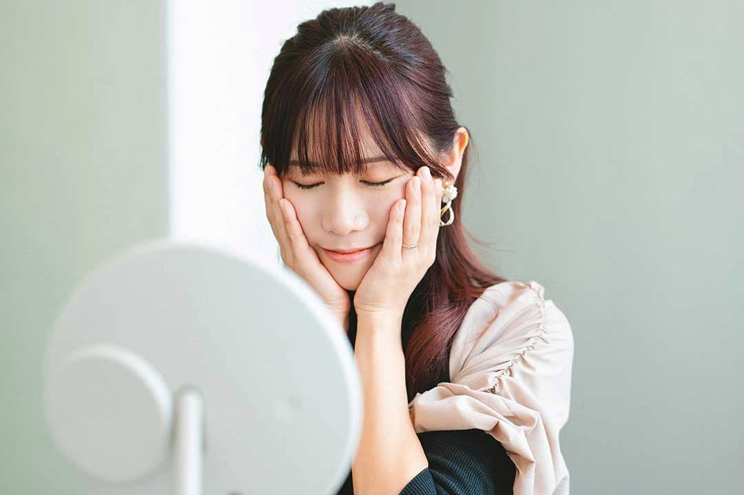 顔全体になじませたら、余裕があればハンドプレスでより浸透させるのがおすすめ