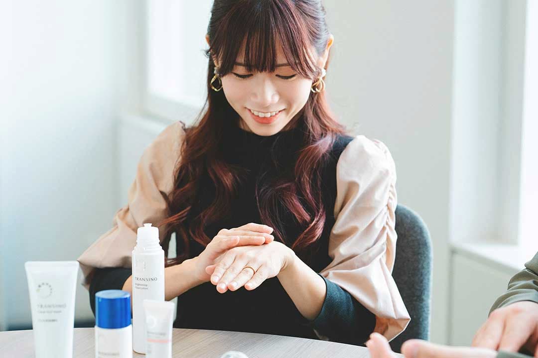 トランシーノ製品を試すふじこさん