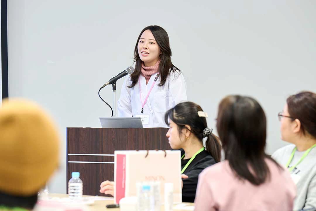 日焼け止めの使い方について重要なポイントを研究員からレクチャー