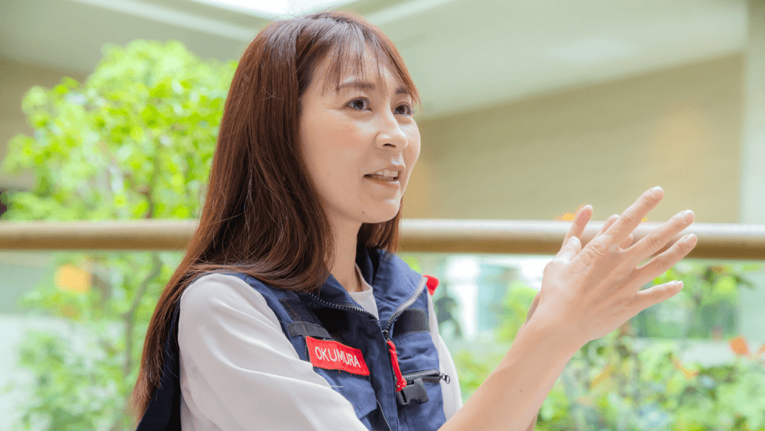 お話しする奥村さん