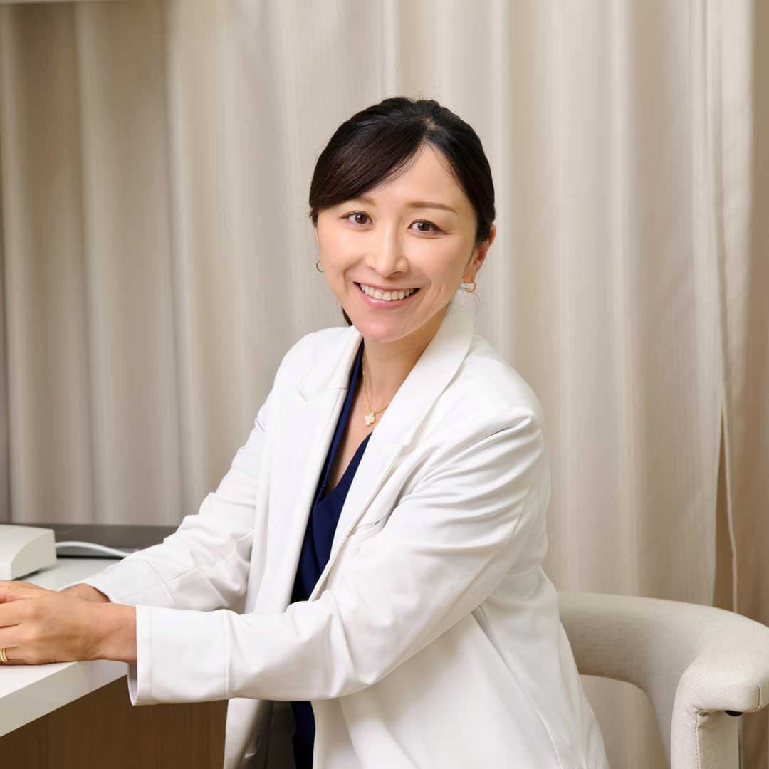 「皮膚科医・小林智子先生に教わる 肌ゆらぎの原因と対処法、そして 敏感期の過ごし方。」記事のメインビジュアル