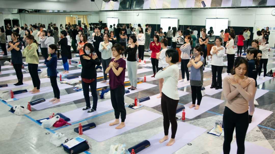 実践する参加者たち