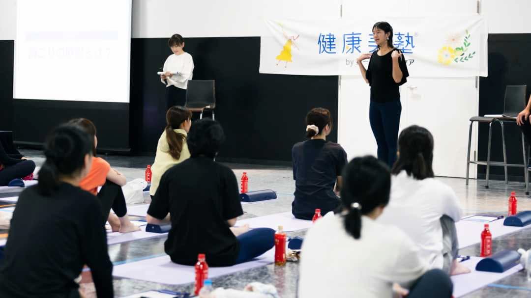 肩こりについて話すYukinaさん