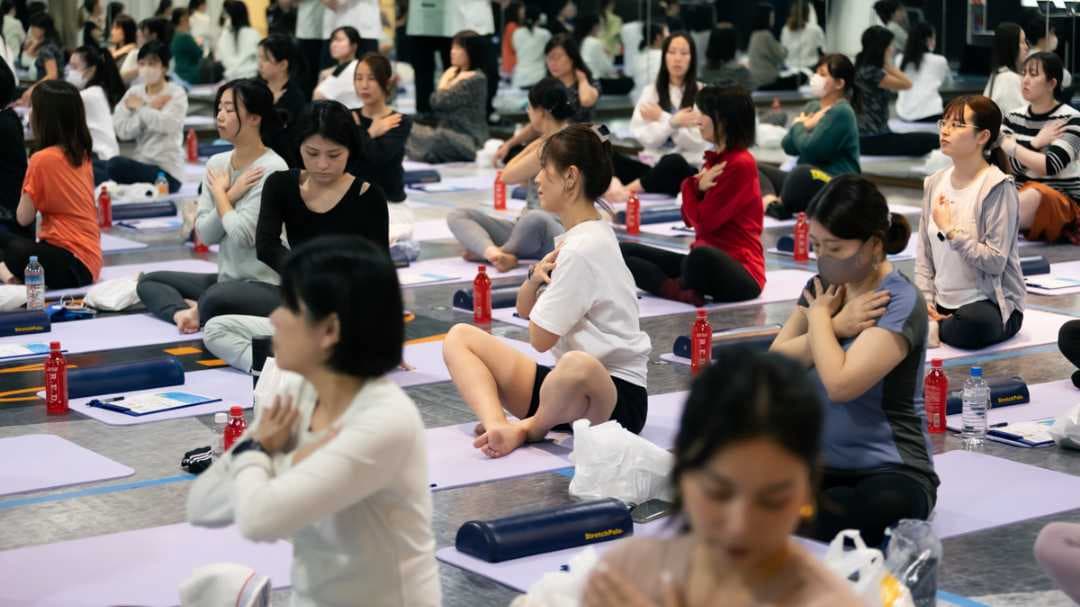 実践する参加者たち