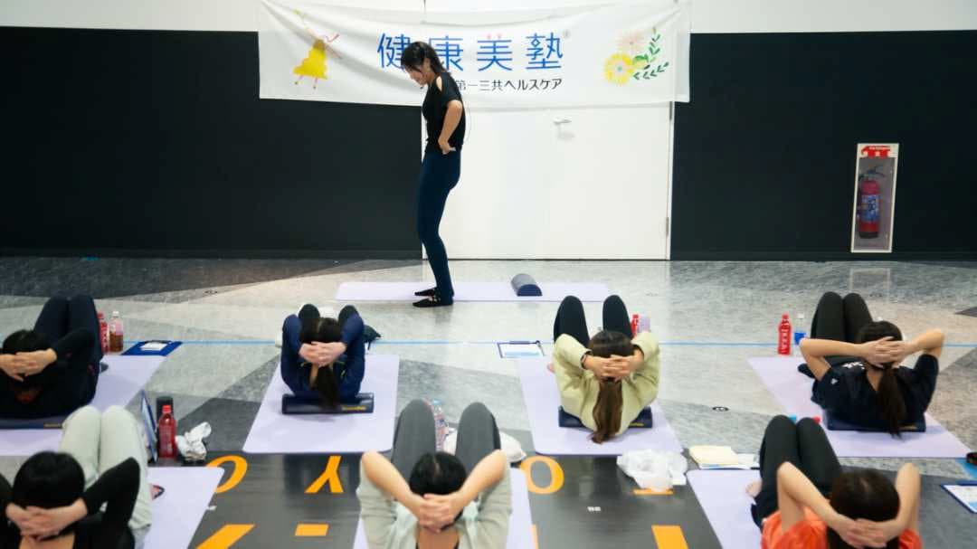 実践する参加者たち