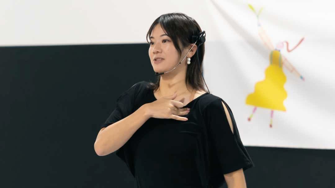 登壇するYukinaさん