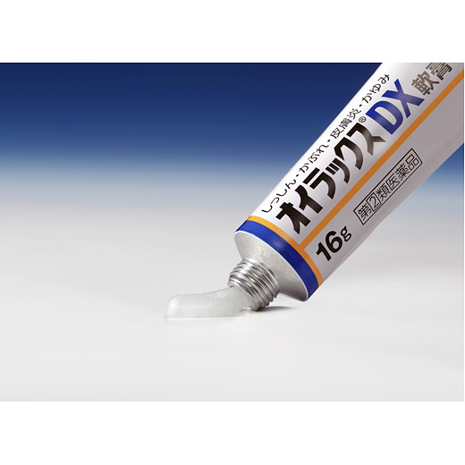 写真:オイラックスDX軟膏の剤形・形状